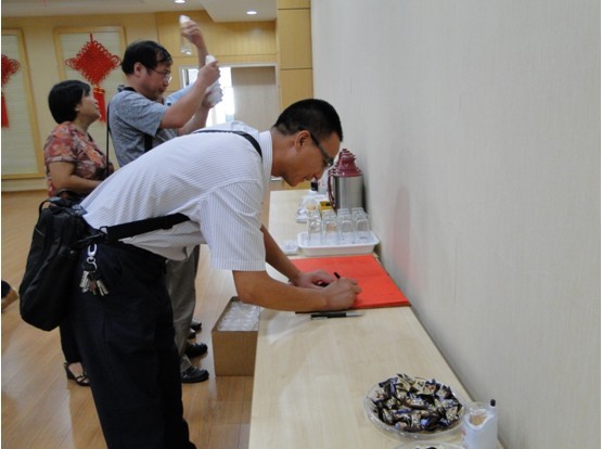 ˫�幫˾����貣������Ӥ�׶���ƿ���²�Ʒ������˳���ٿ�