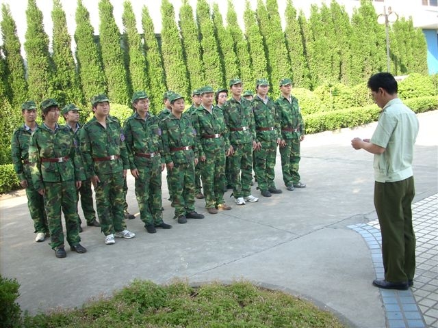 ˫�����˹��ķ��֯���ѵ��